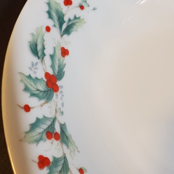China Pearl Noel Serving Vegetable Bowl Black Backstamp Holly Berries - Picture 5 of 7